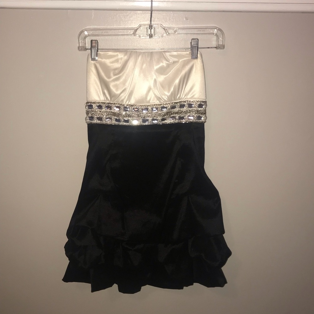 Black and white taffeta dress